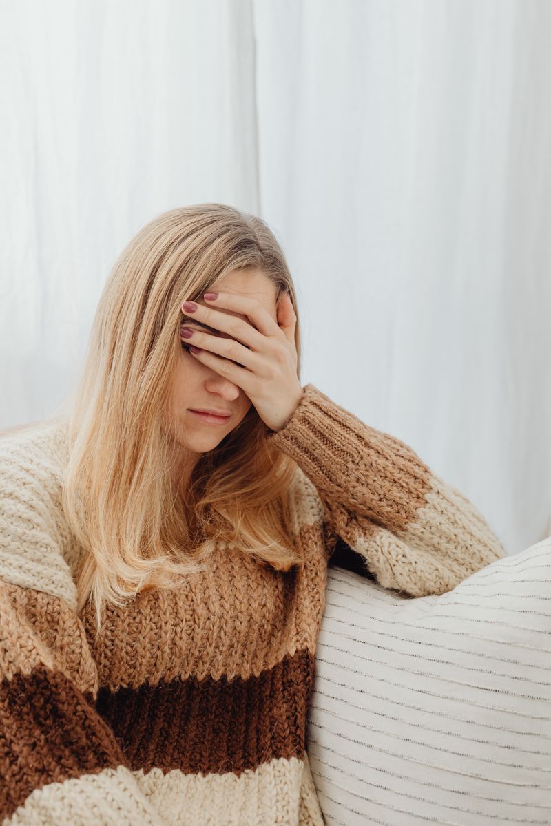 O prolongamento da adolescência até os 32 anos e os novos alertas sobre a fragilidade e a crise de saúde mental dos jovens adultos.