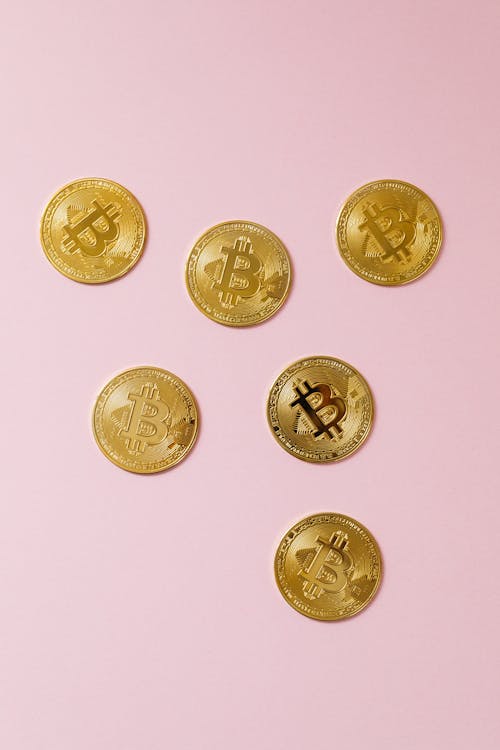 Gratis arkivbilde med bitcoin, blokkjede, flatlay