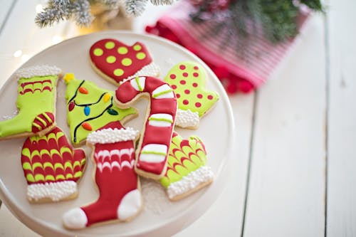 Christmas Cookies on Cake Stand 