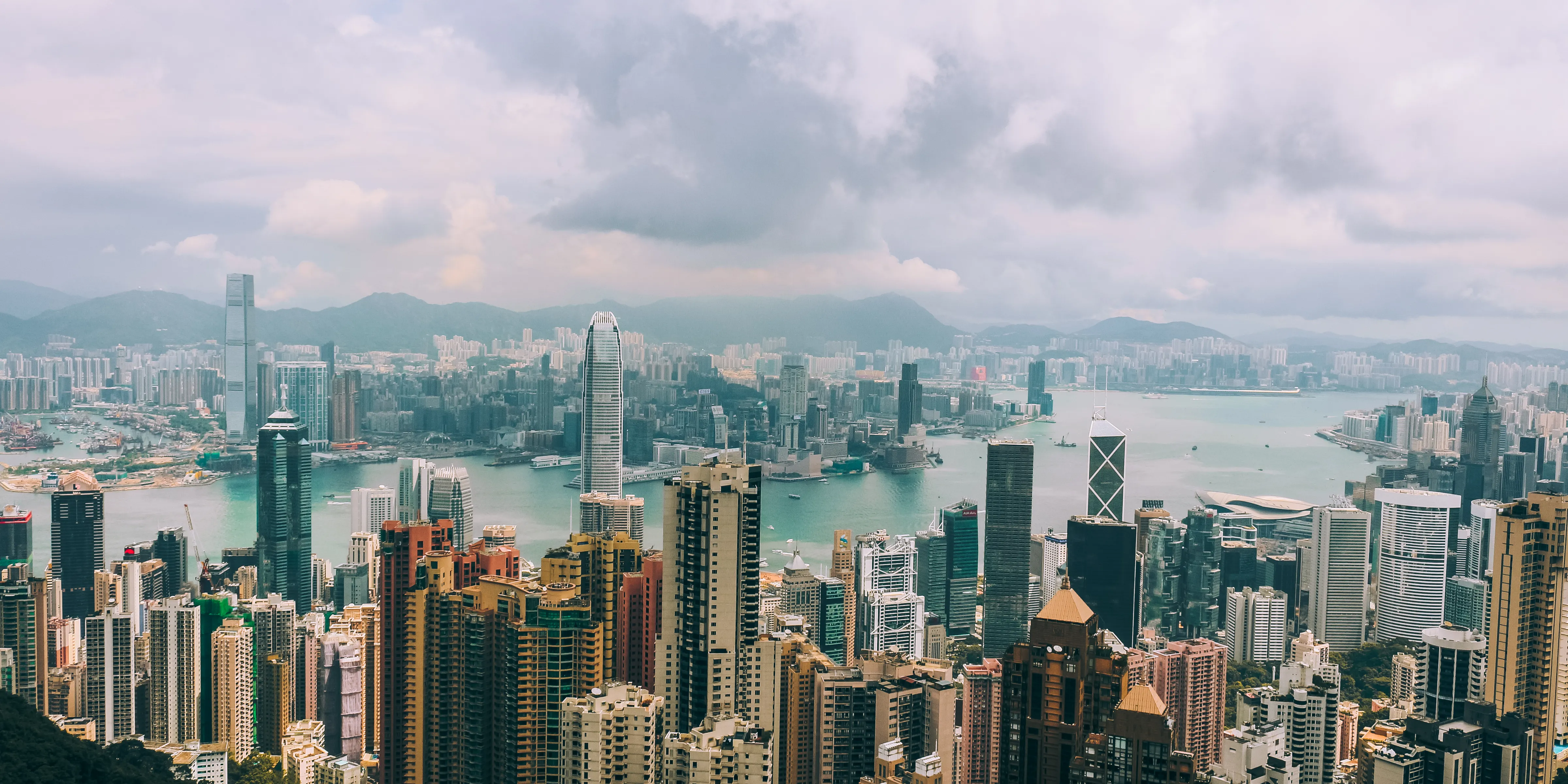 Hong Kong Private Sightseeing with a Local Driver-Guide — photo 1