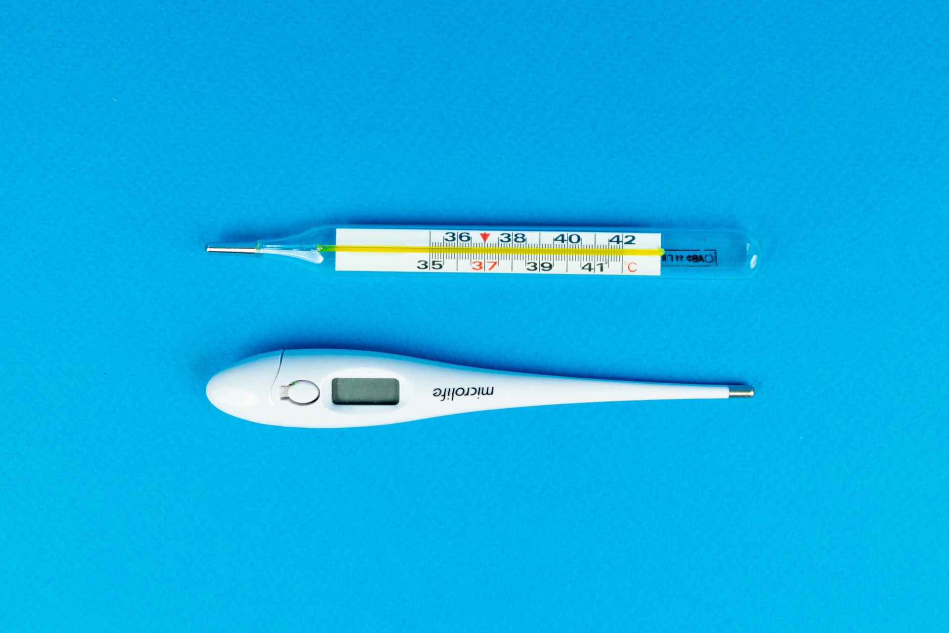 White and Yellow Thermometers
