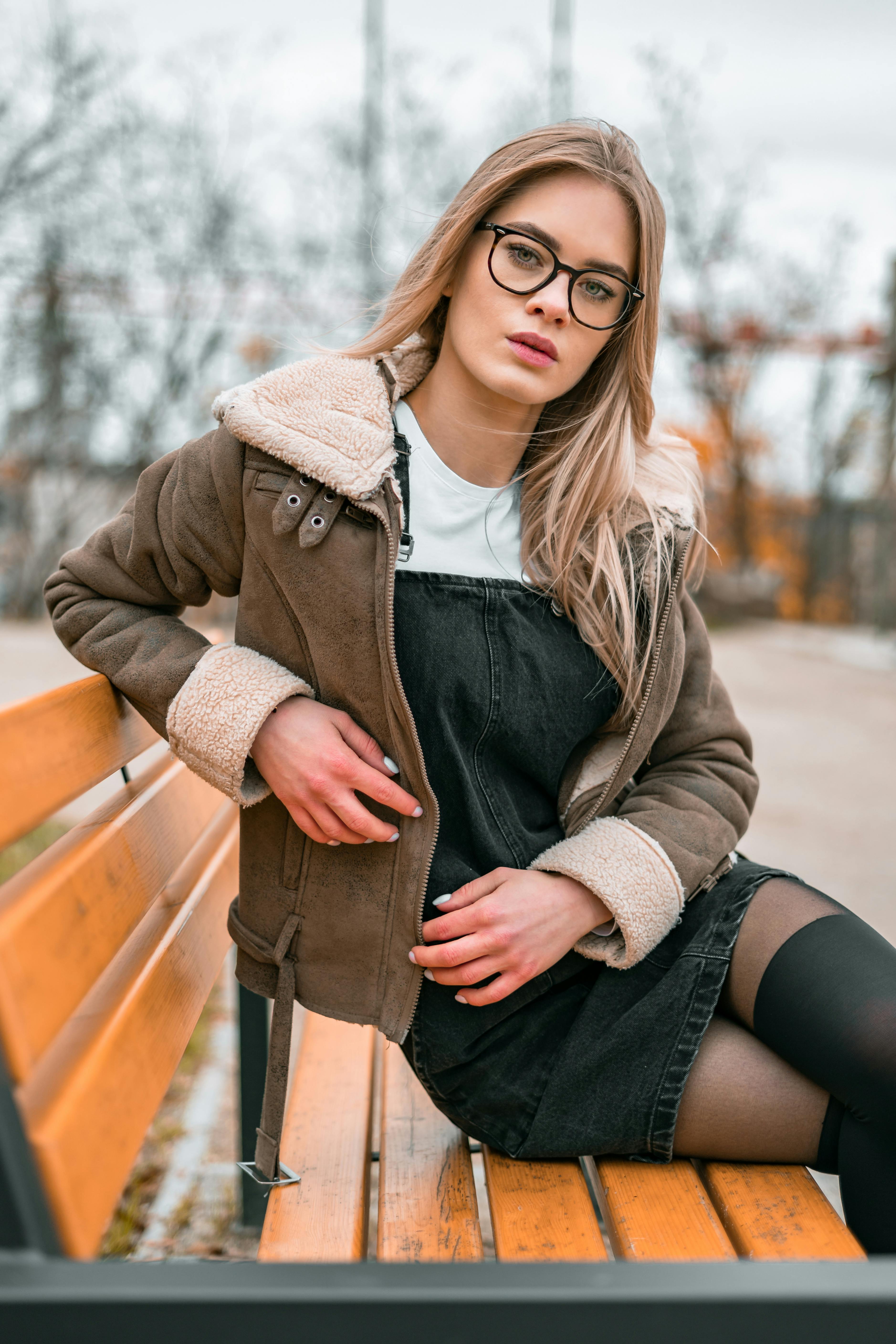 Miễn phí Ảnh lưu trữ miễn phí về ánh sáng dịu, ánh sáng tự nhiên, áo nâu Ảnh lưu trữ