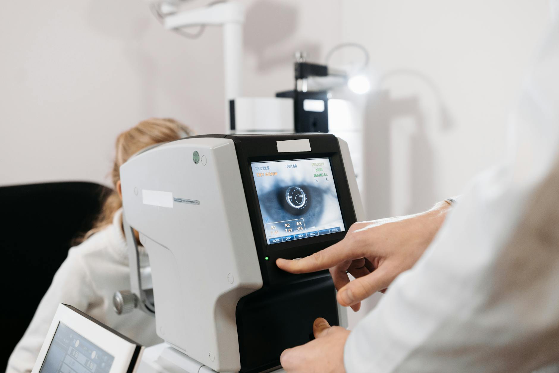What Need To Know About  LASIK Eye Surgery?
