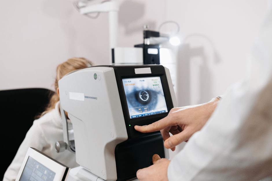 Addressing Common Issues with Progressive Lens Wearers