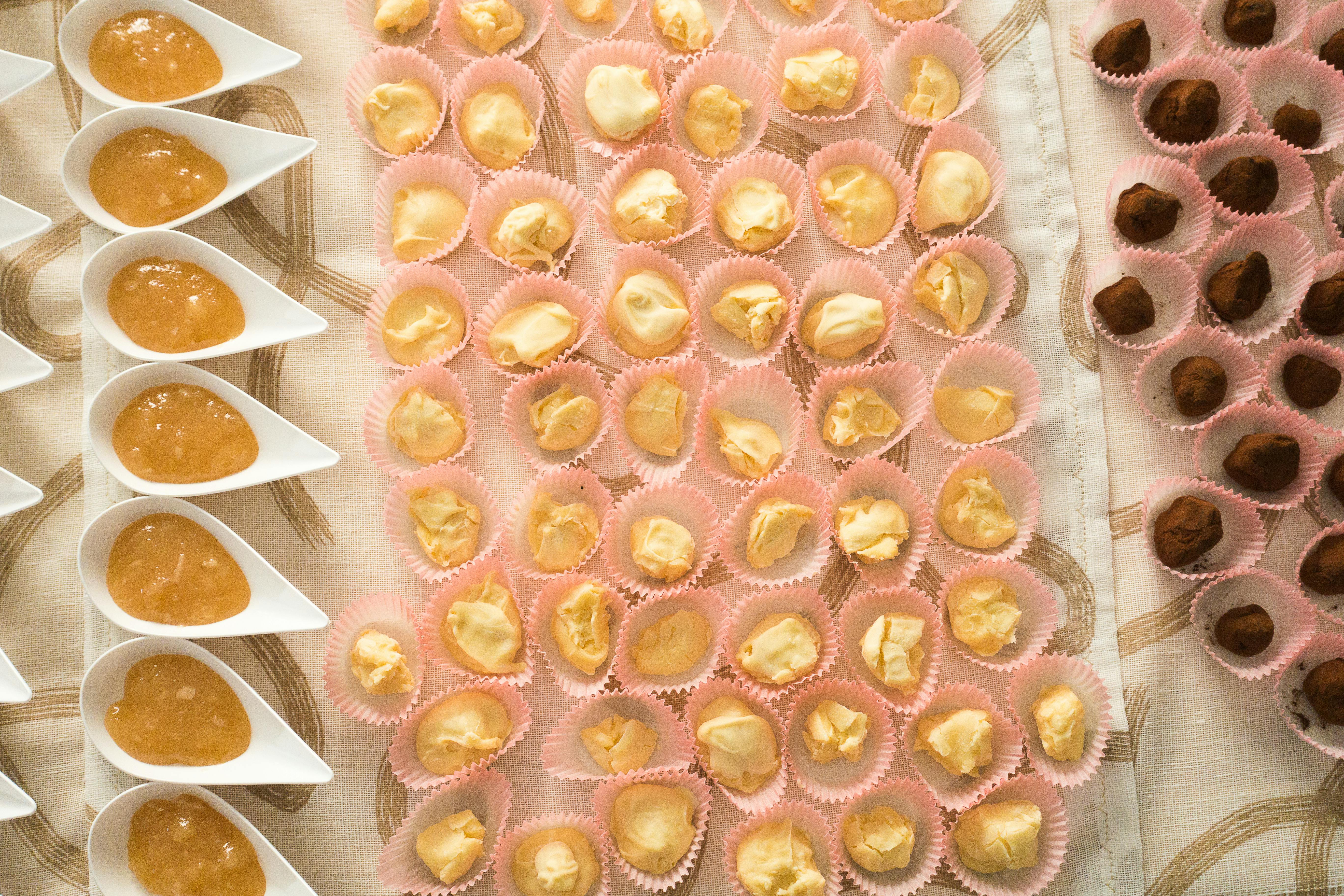 Жінка насолоджується тихим моментом