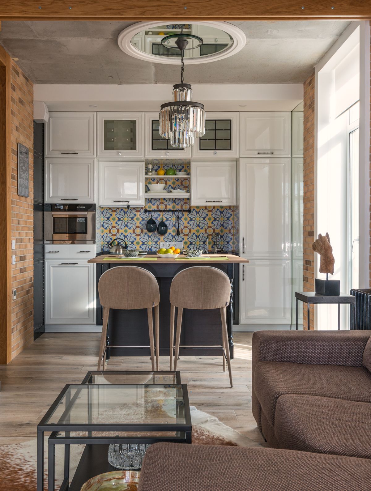 Cuisine sur mesure contemporaine avec îlot central posée par jlm Entreprise