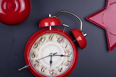 Timeline infographic showing conception statistics by age