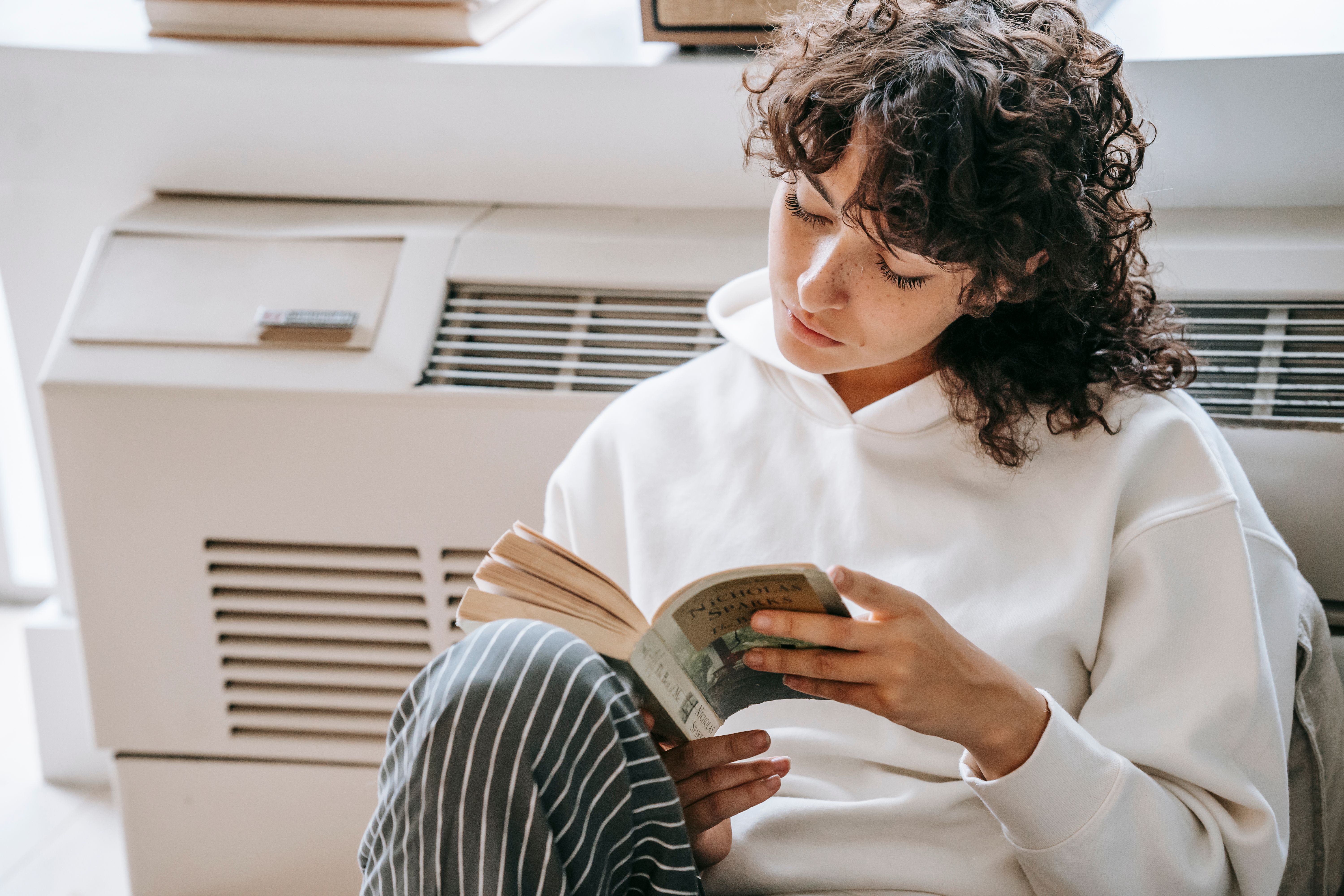 Reading Nooks and Pickleball Courts Are In—Zillow Reveals 2026’s Biggest Home Trends — Photo by Sam Lion on Pexels