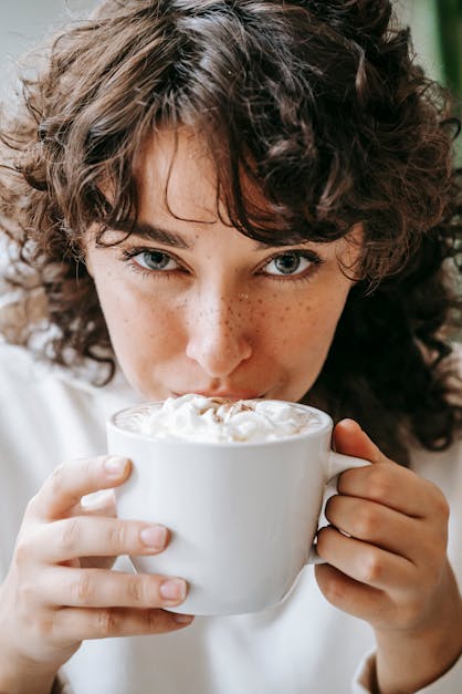 Does unsweetened cocoa powder have caffeine
