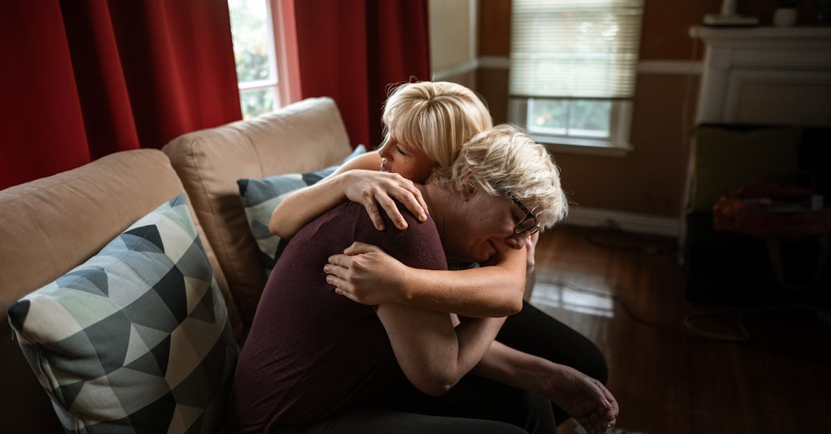 6 Signs Narcissists Do Early On That Feel Like “Chemistry”