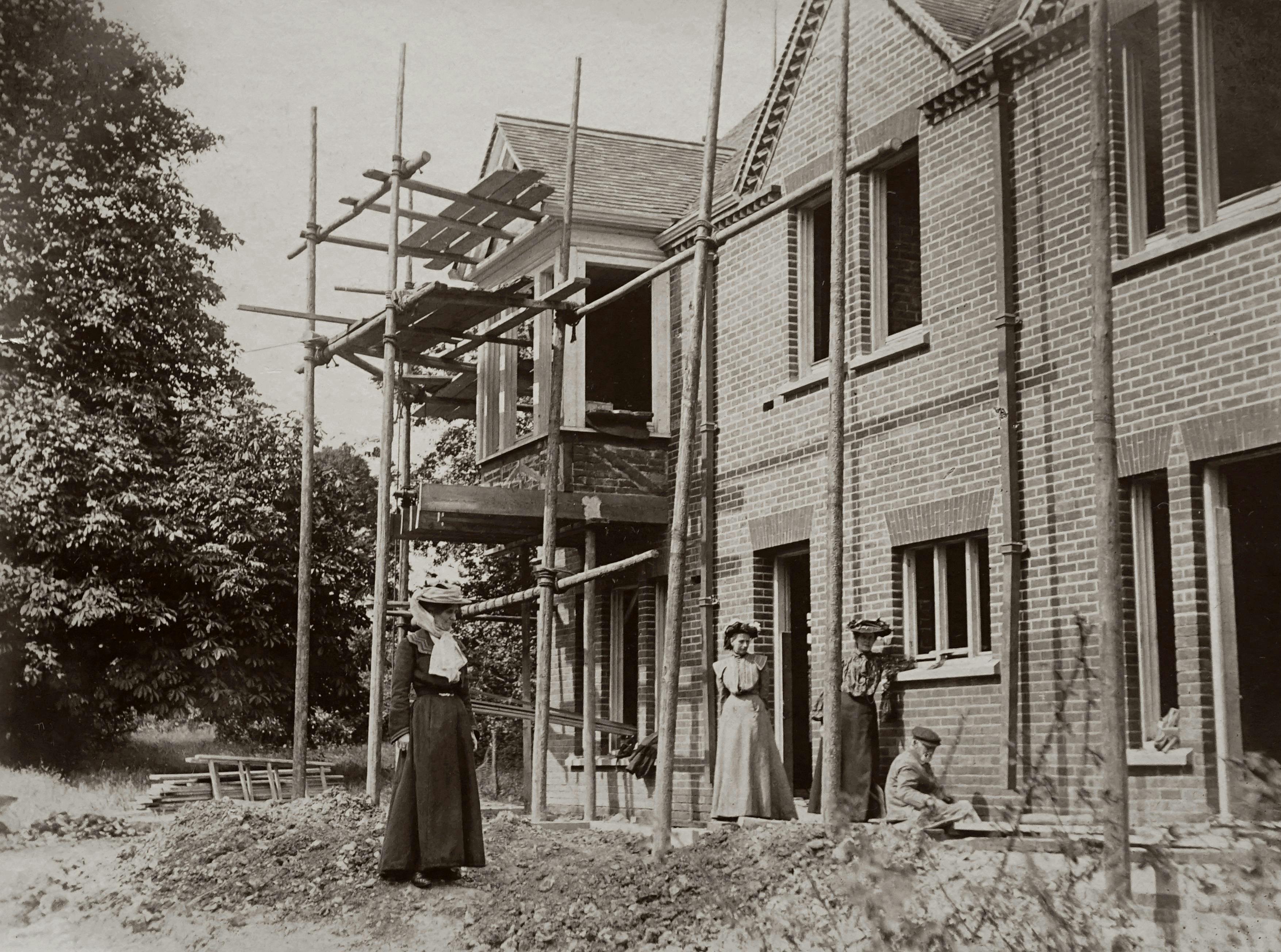 What age should girls marry?