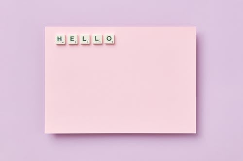 단어, 분홍색 배경, 스크래블 타일의 무료 스톡 사진