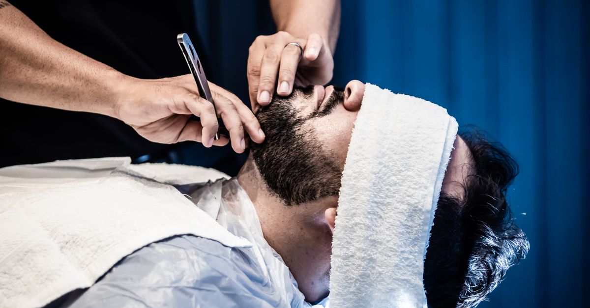 Rasage traditionnel à la serviette chaude