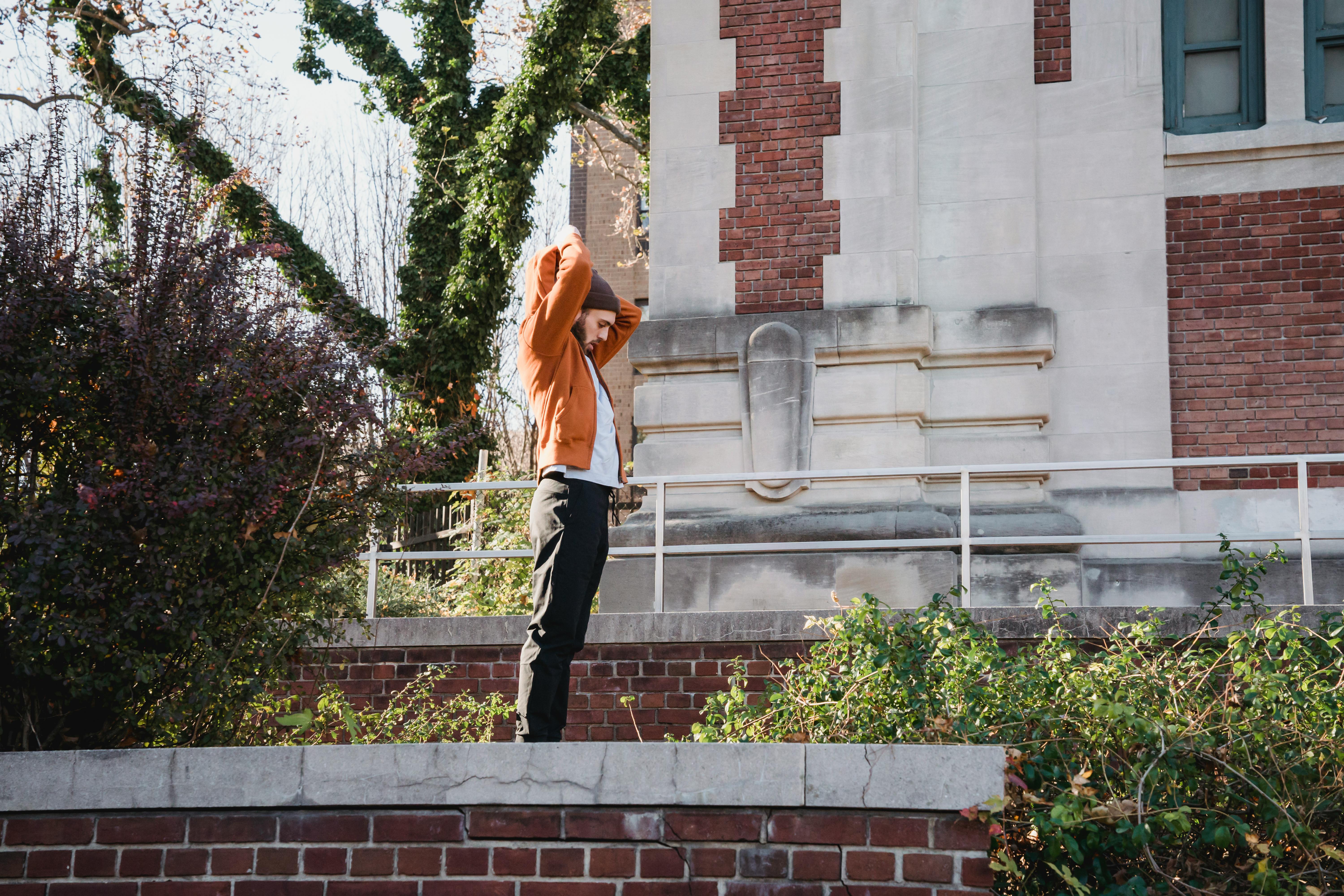 How long does it take a man to fall in move?