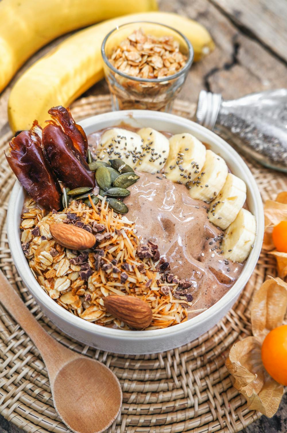 Overnight Oats with Dates and Almonds