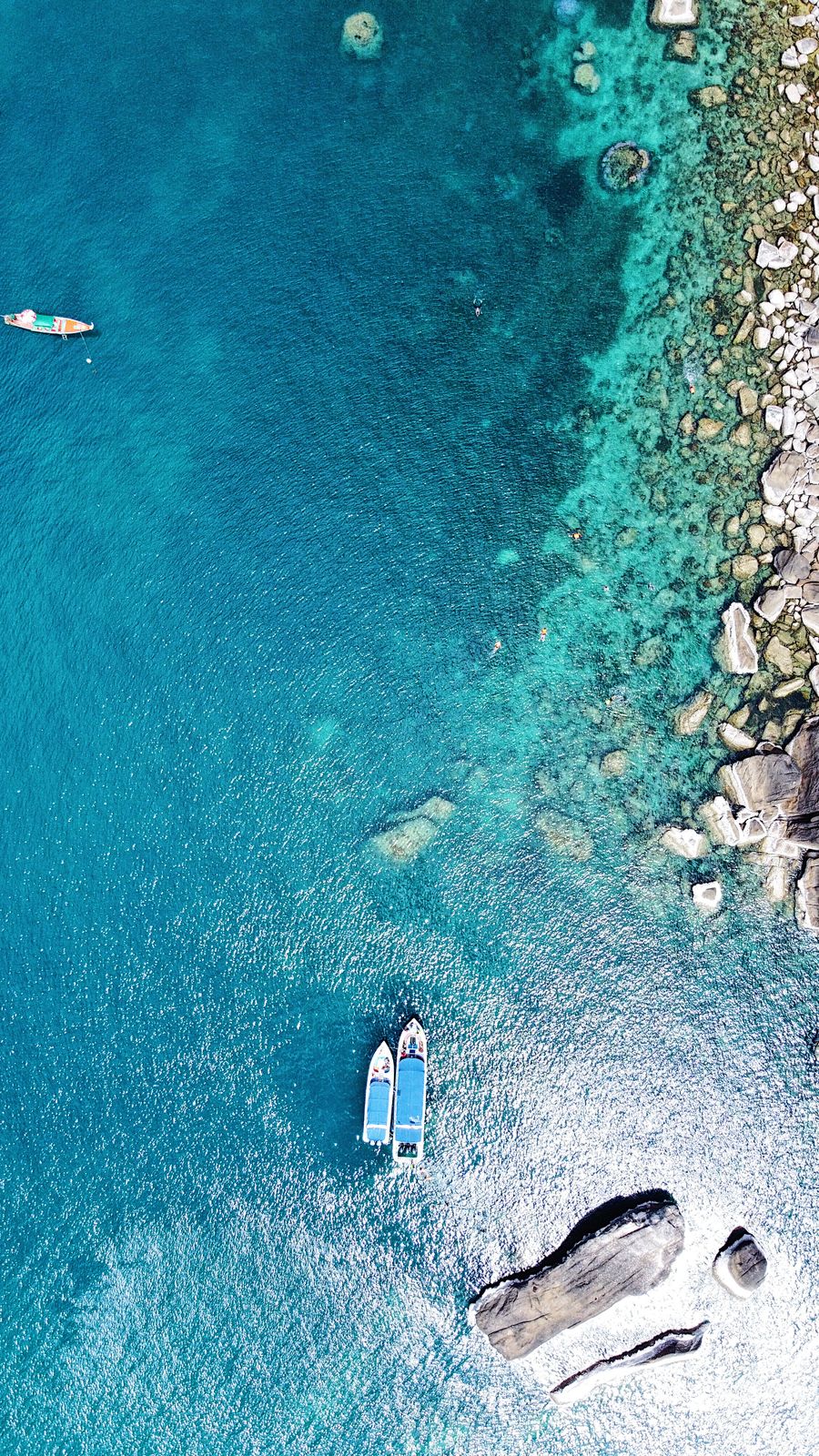 Boats on turquoise water — Thailand island ferries