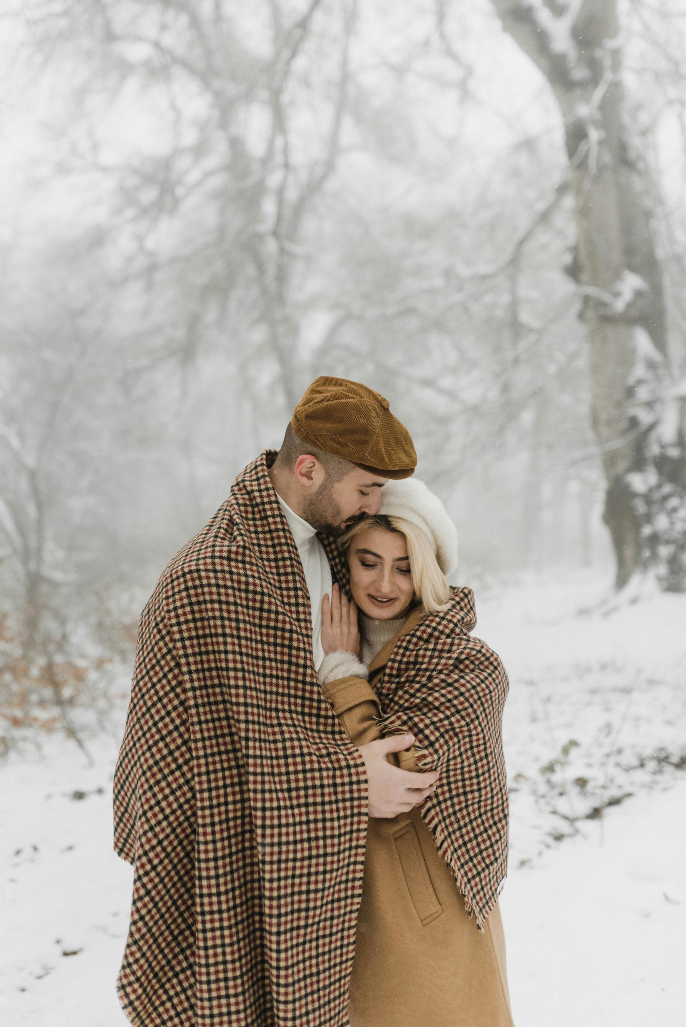 5,531 Cute Couple Winter Stock Photos, High-Res Pictures, and Images -  Getty Images