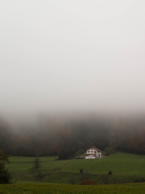 Gratuit Photos gratuites de brouillard, brume, cottage Photos