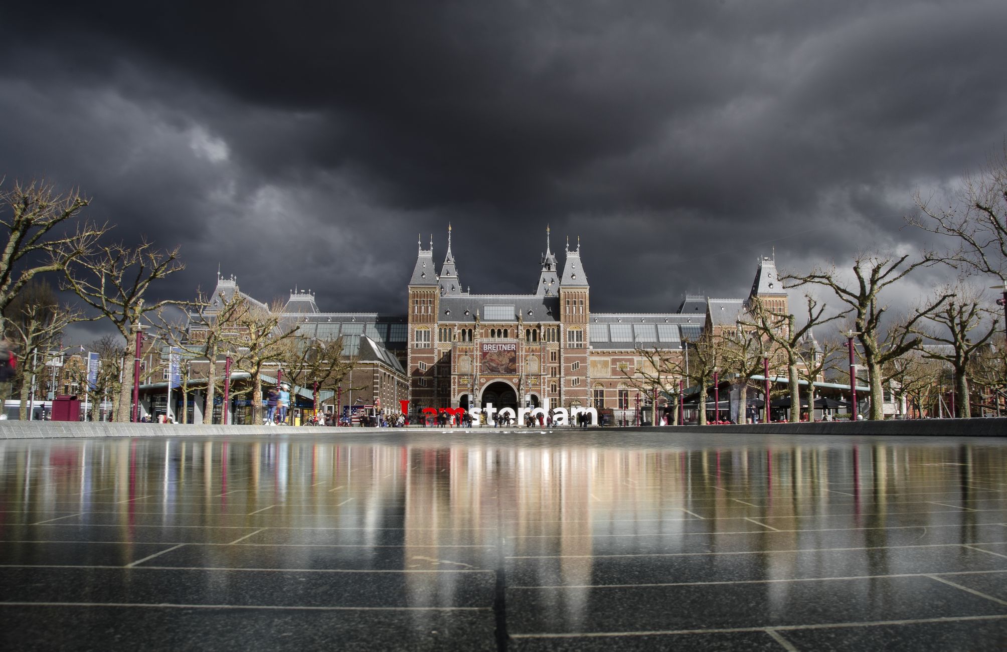 Koning opent vernieuwd Valkhof Museum in Nijmegen