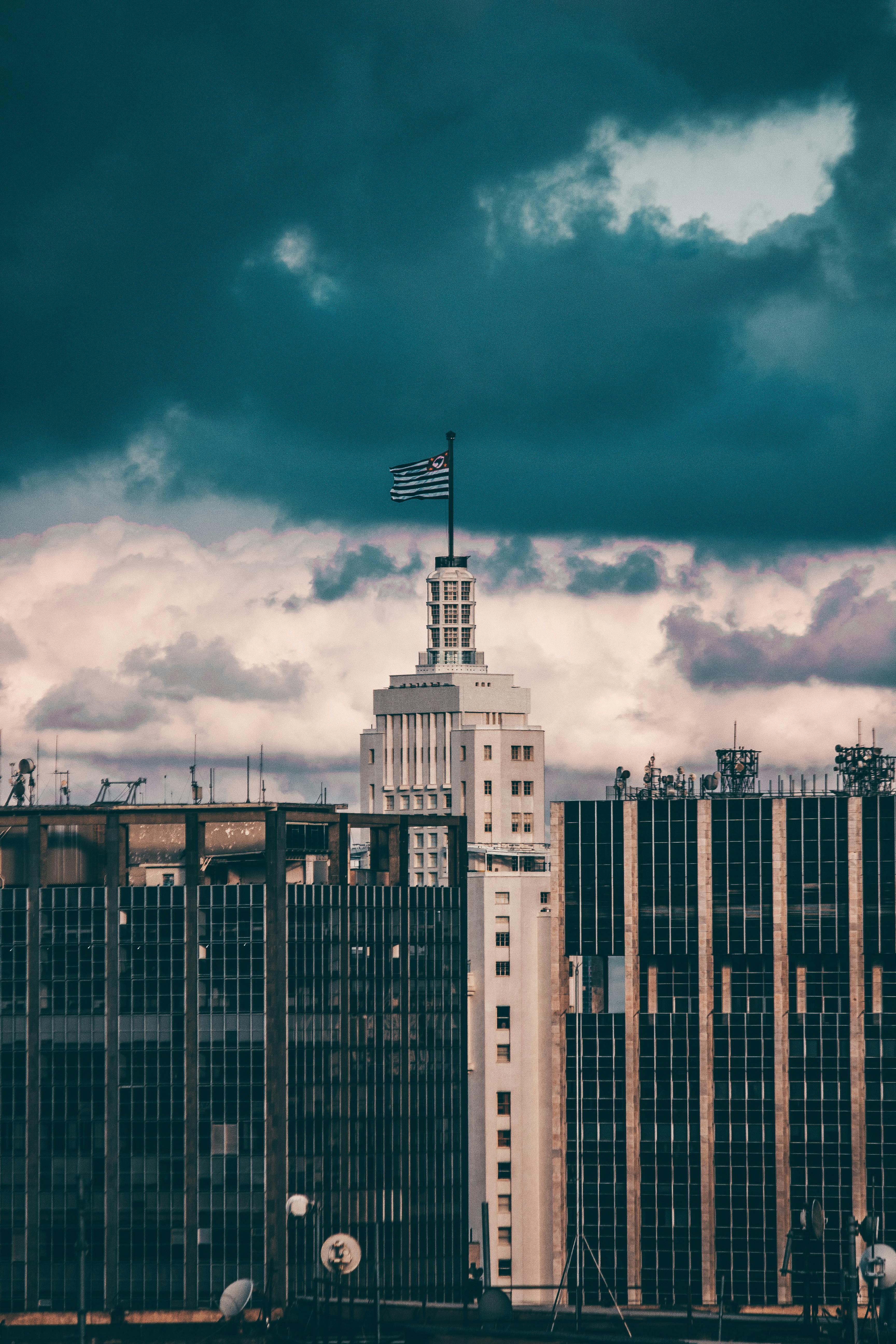 DISTRIBUTOR MESIN PENGHITUNG UANG GLORY