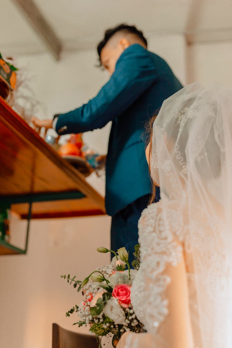 Bride And Groom Decorating Home