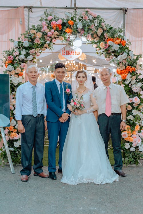 Foto profissional grátis de arranjo de flores, buquê, celebração