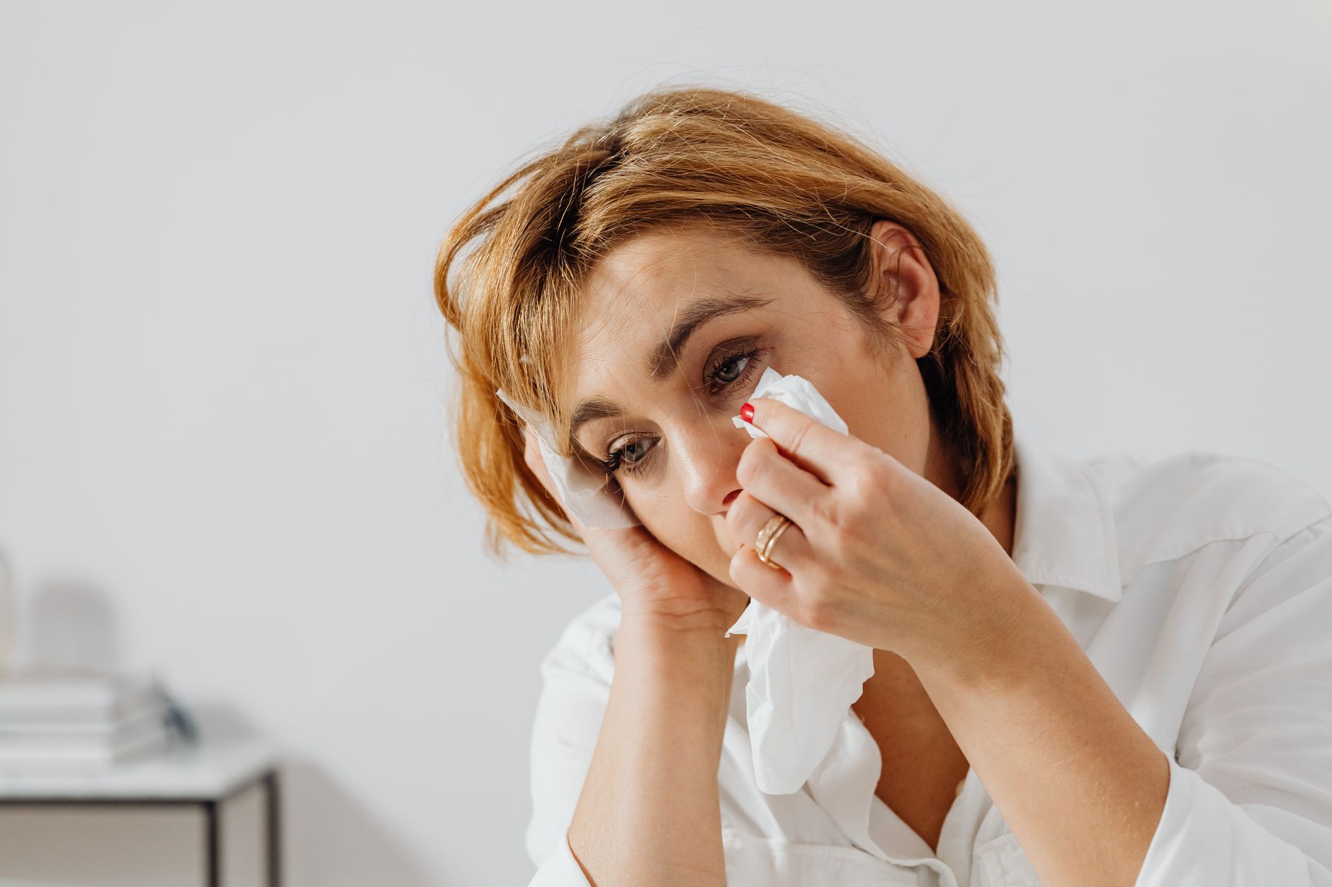 Hormones and Dry Eyes: Understanding the Link with Your Menstrual Cycle