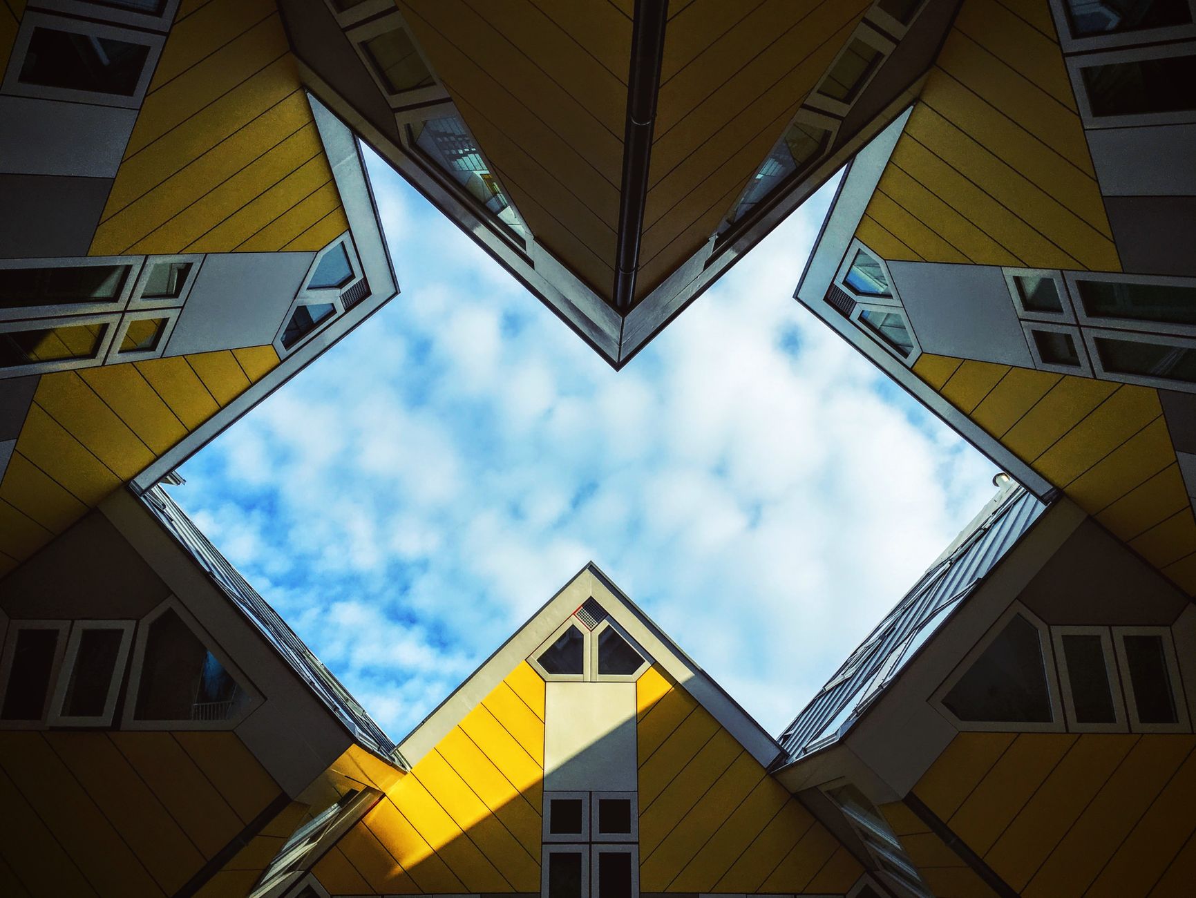 Piet Mondriaan'ın soyut tablosu