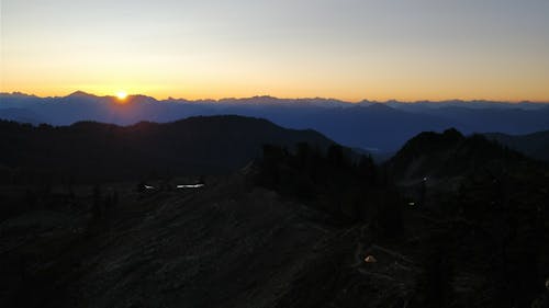 Foto profissional grátis de cadeia de montanhas, nascer do sol