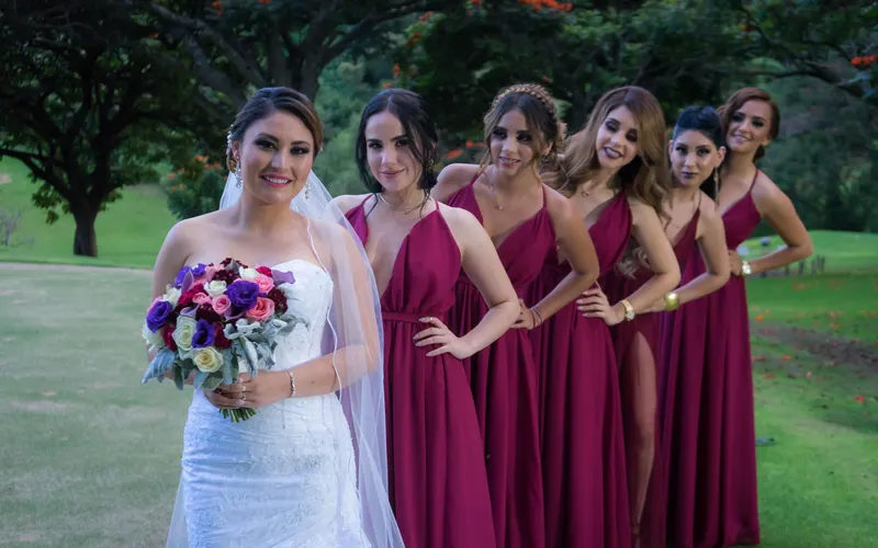 Elección vestidos damas de honor mismo color