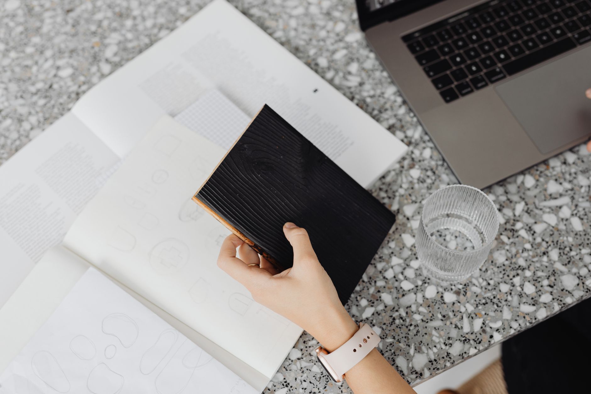 FlipBooklets Lifetime Deal Review🎢 Convert your PDFs into beautiful PDF FlipBooks 5 https://www.pexels.com/photo/person-holding-black-booklet-6032773/