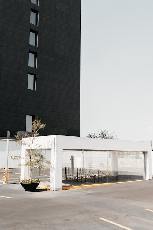 Entrance in underpass near building