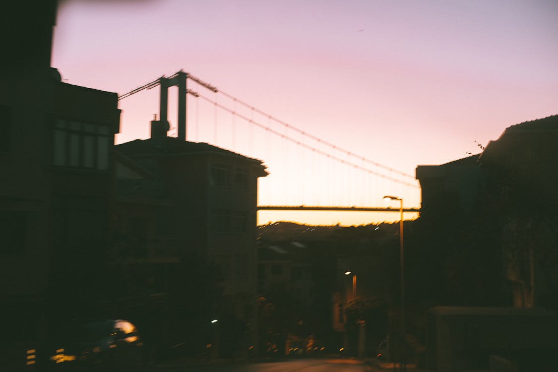 Silhouet Van Brug Tijdens Zonsondergang