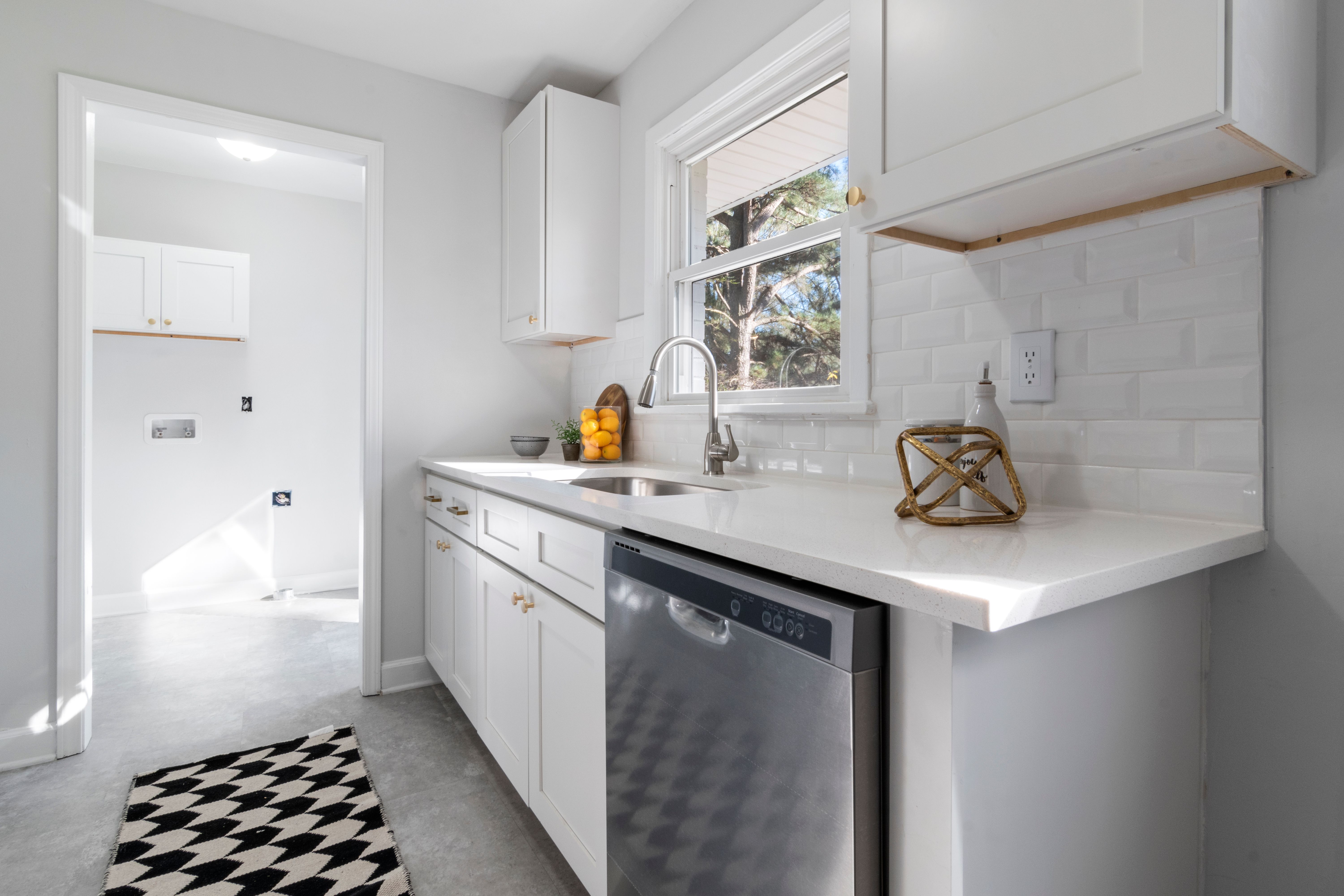 What to Do When Your Dishwasher Leaks Through the Floor