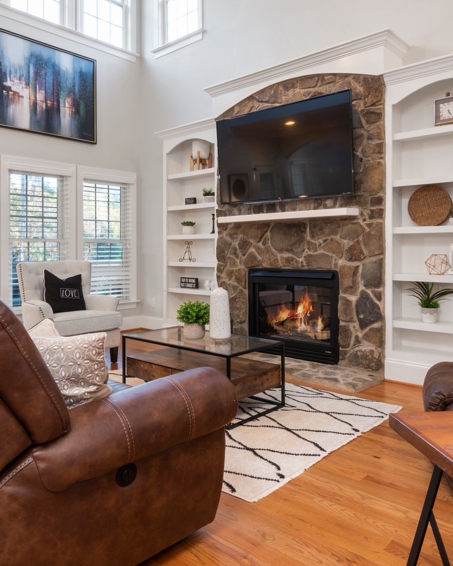 Interior set — Sample reference