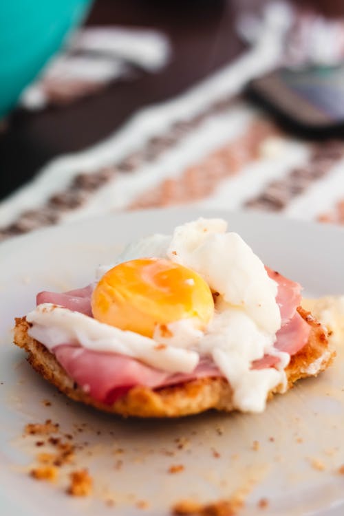 Free Fried Egg and Ham on Bread Stock Photo