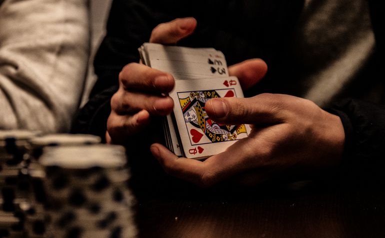 Online Casino: Spielautomaten und Live-Spiele im Überblick