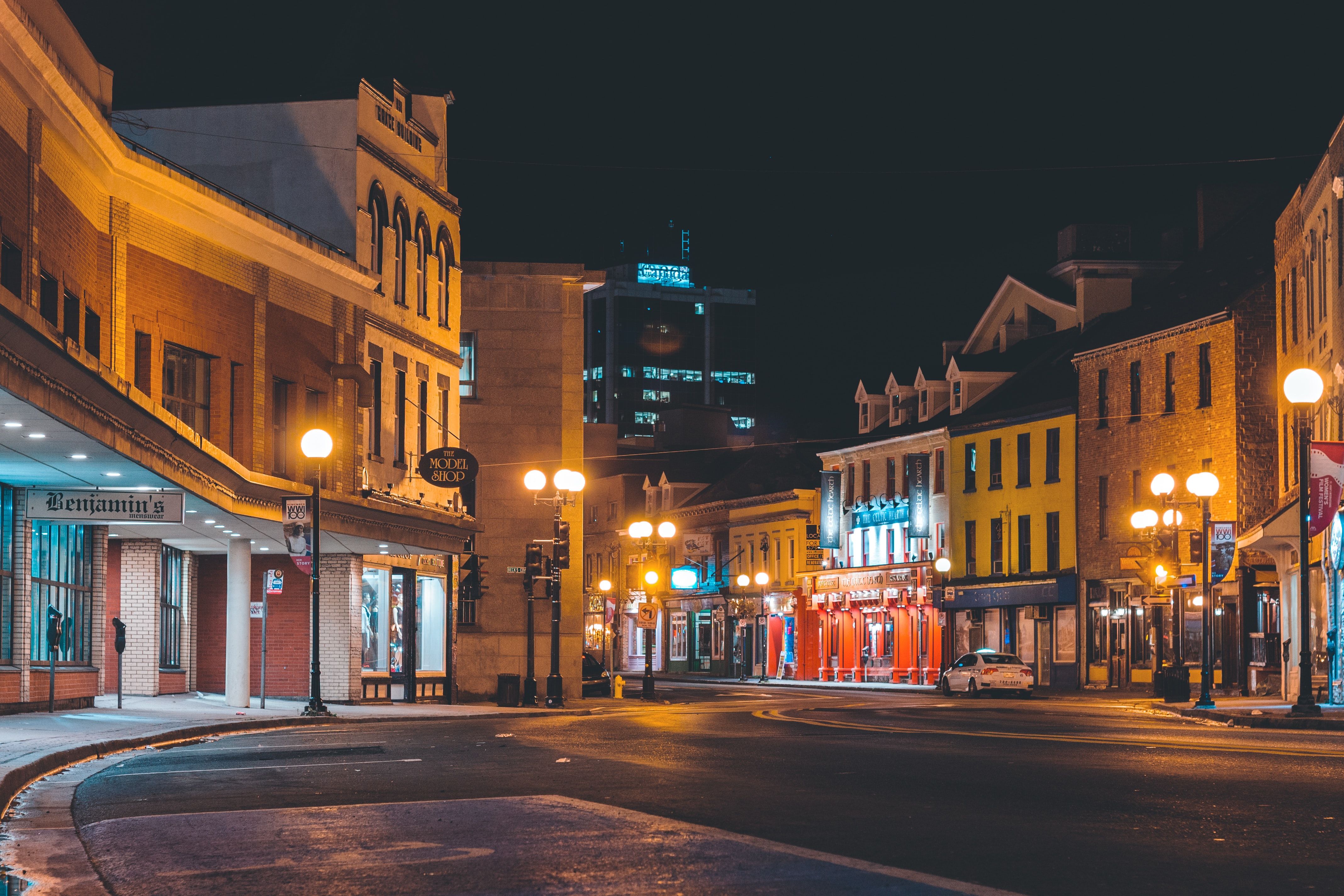 Sunrise City Walks: Capturing Empty Streets Before Vacation Crowds Arrive — focus and burst choices that keep files clean