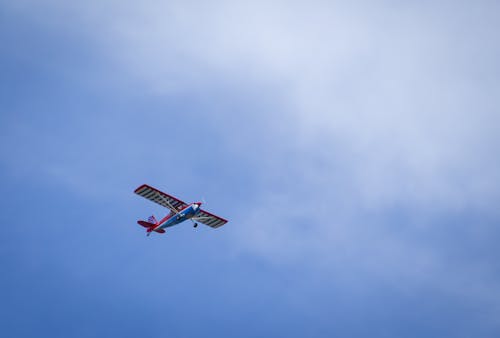Безкоштовне стокове фото на тему «Авіація, блакитне небо, літак» стокове фото