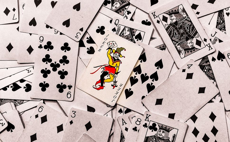 Online Casino: Spielautomaten und Live-Spiele im Überblick