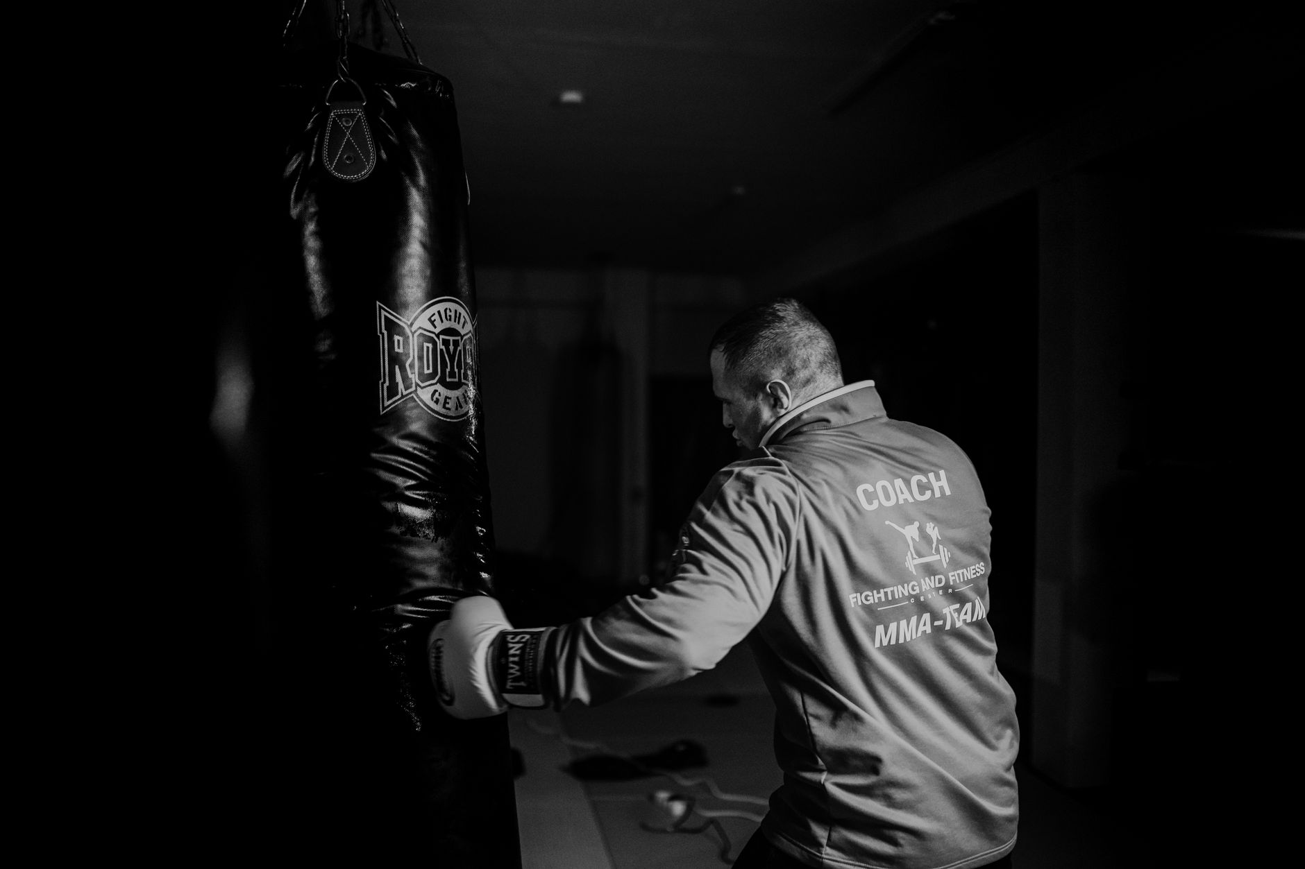 Curve Focus Mitts — Boxing product by Instinct Impex