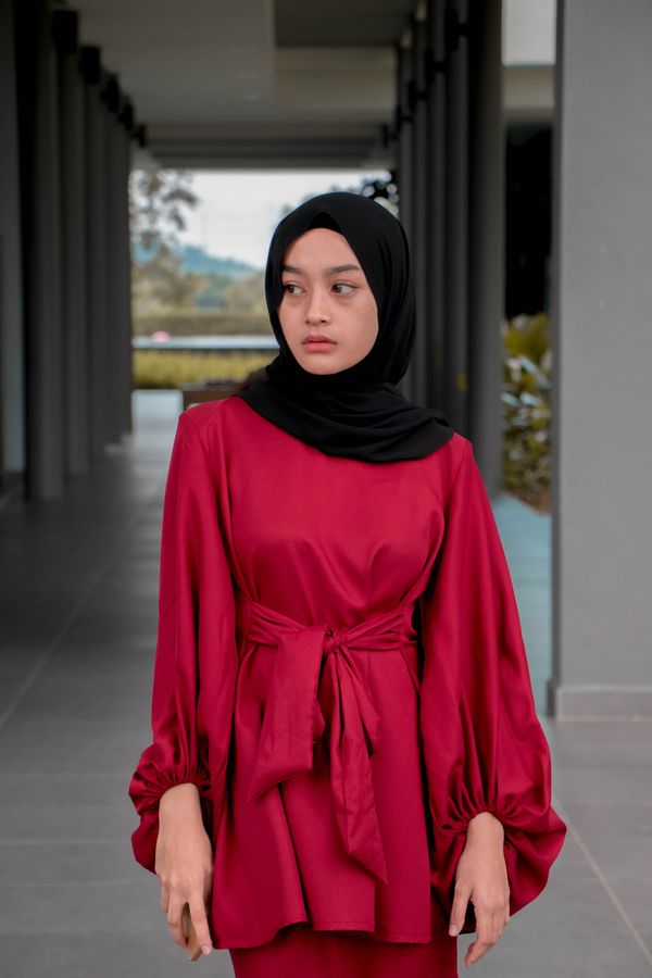 Belted jumpsuit with three-quarter sleeves