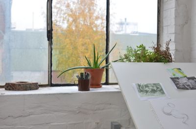 Pencil studies on a bright studio table — photo by Skylar Kang on Pexels