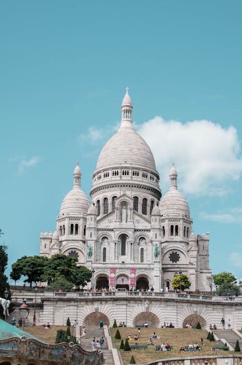 The Basilica of the Sacred Heart of Paris during Daytime