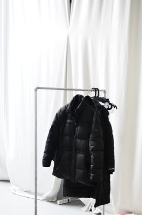 Dark olive parka — photo by Skylar Kang on Pexels