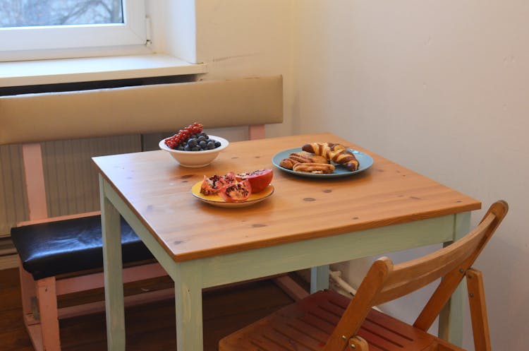 Light Dining Zone With Served Table