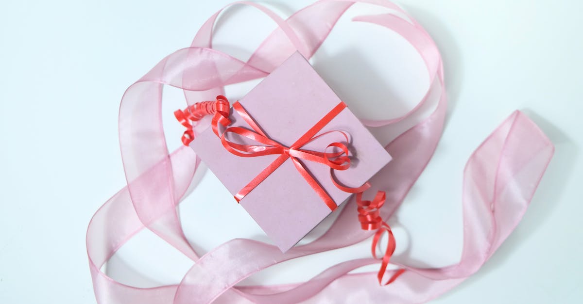 How to make a paper gift bow