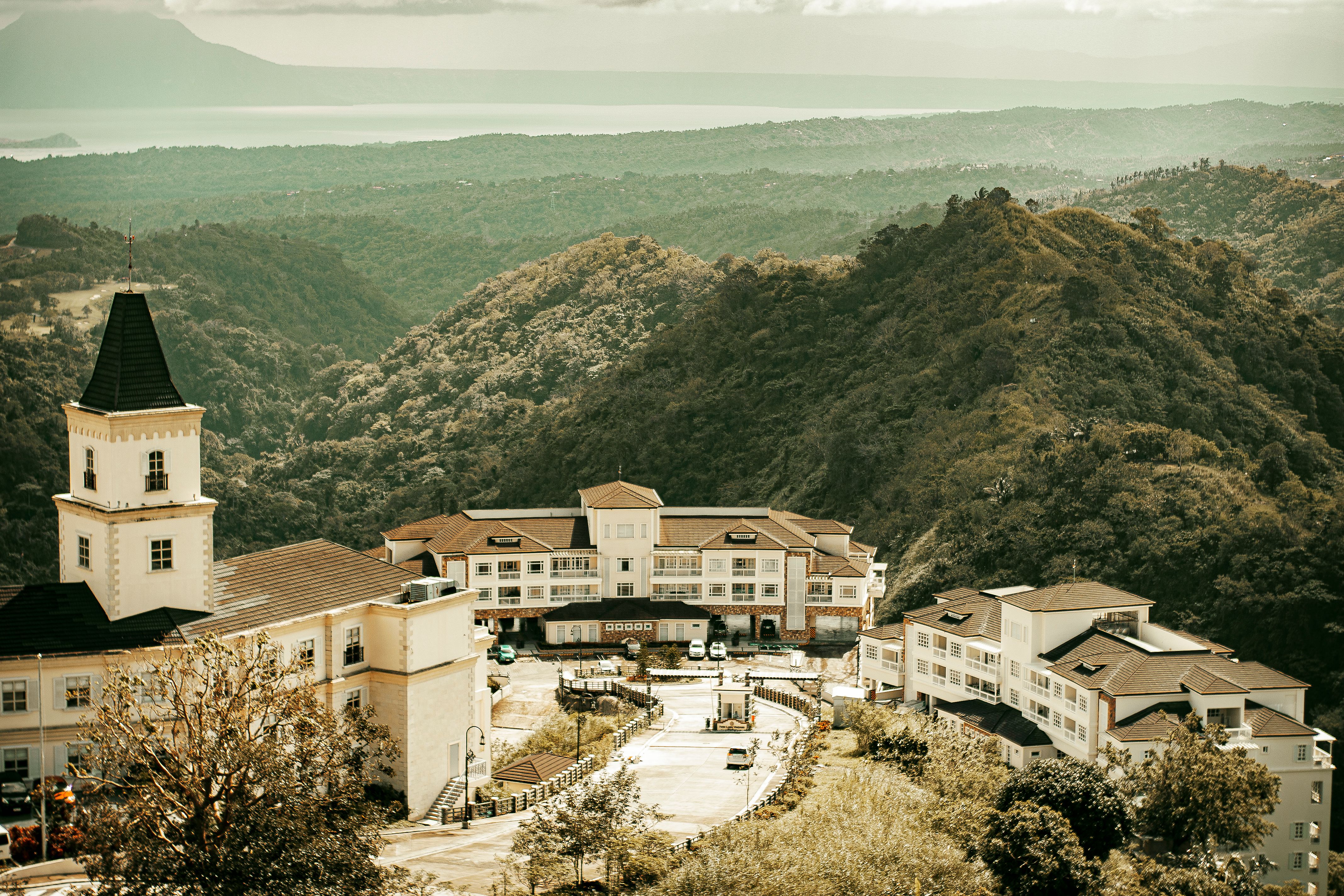 mountain lodge luxury rehab - luxury addiction treatment
