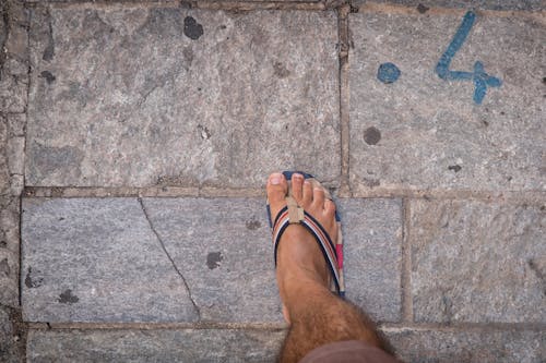 Free stock photo of barefoot, flip flops, footwear