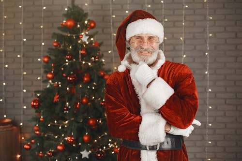 Gratis lagerfoto af jul, julemanden, juletræ Lagerfoto